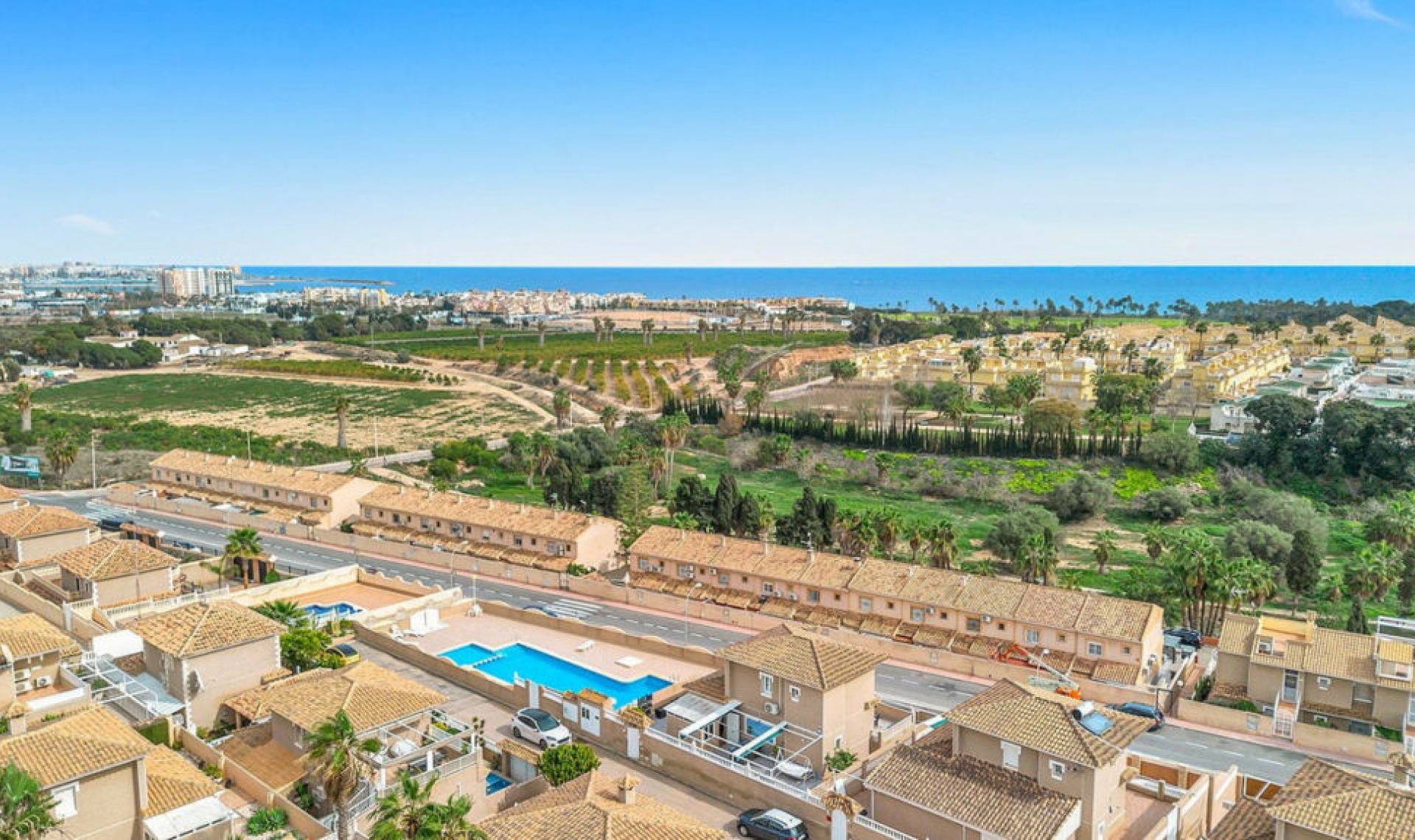 Resale - House -
Torrevieja