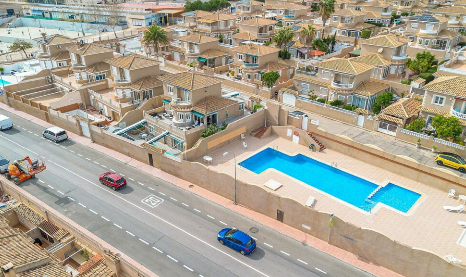 Resale - House -
Torrevieja