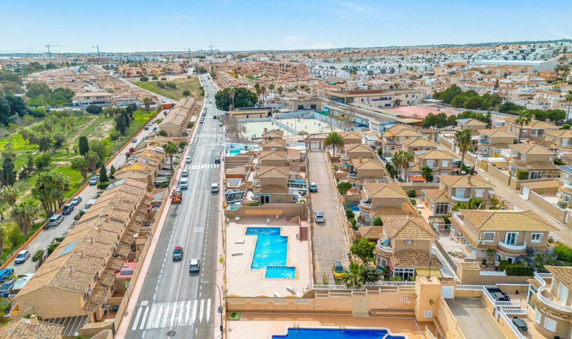 Resale - House -
Torrevieja