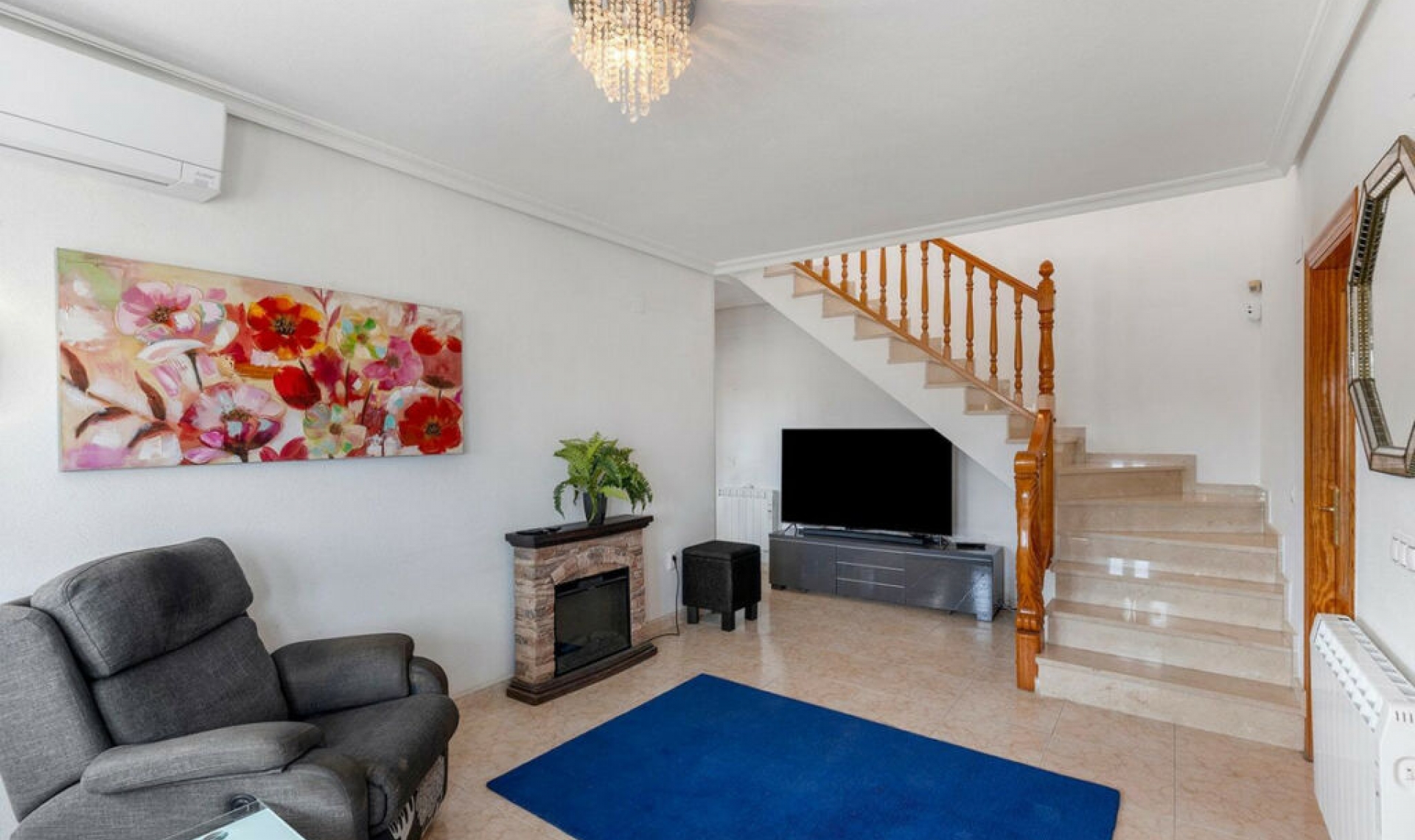 Resale - House -
Torrevieja