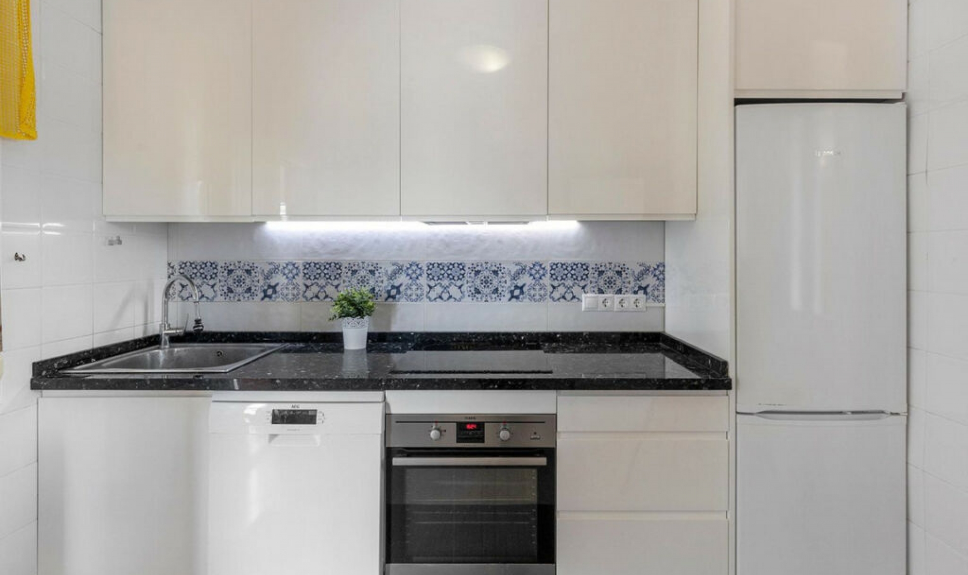 Resale - House -
Torrevieja