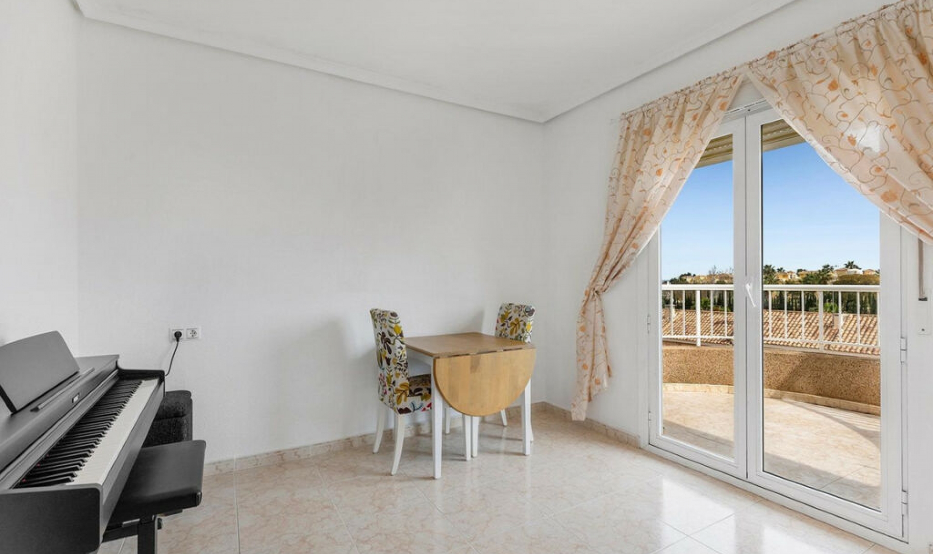 Resale - House -
Torrevieja