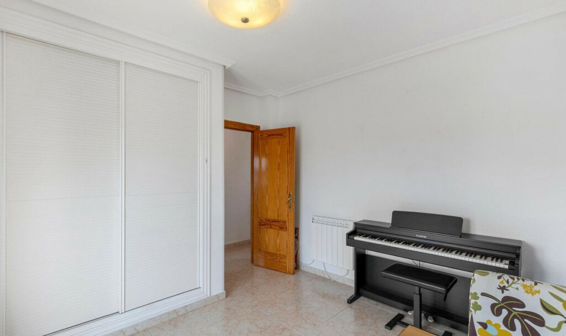 Resale - House -
Torrevieja