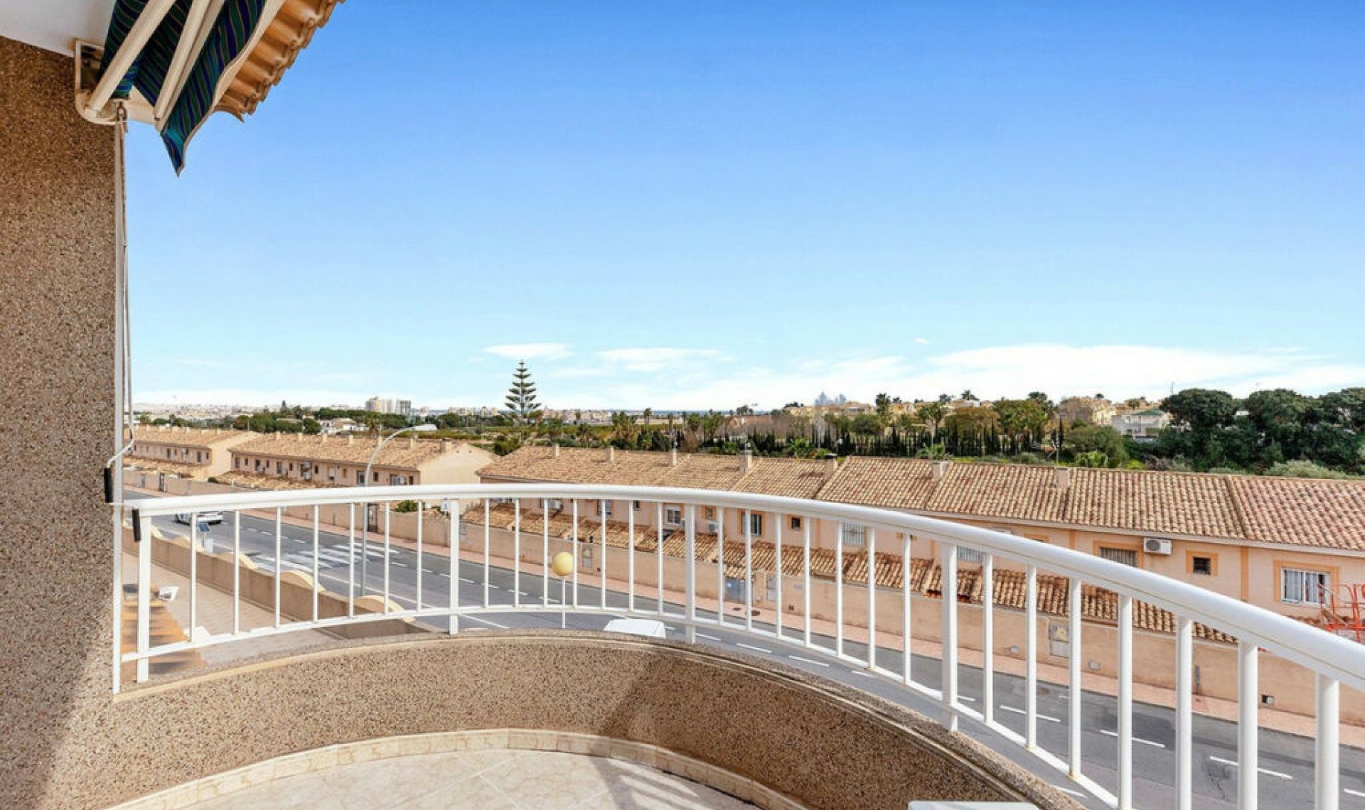 Resale - House -
Torrevieja
