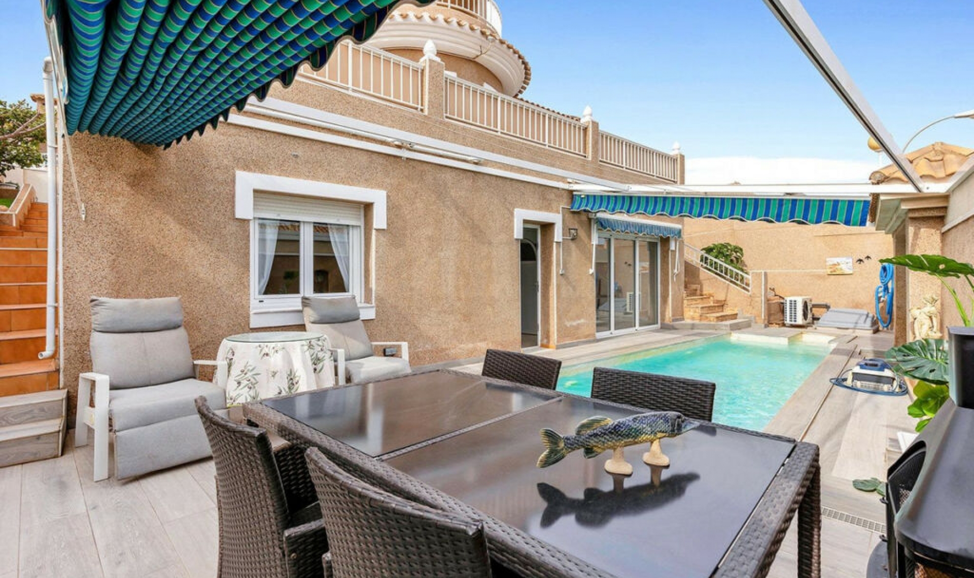 Resale - House -
Torrevieja