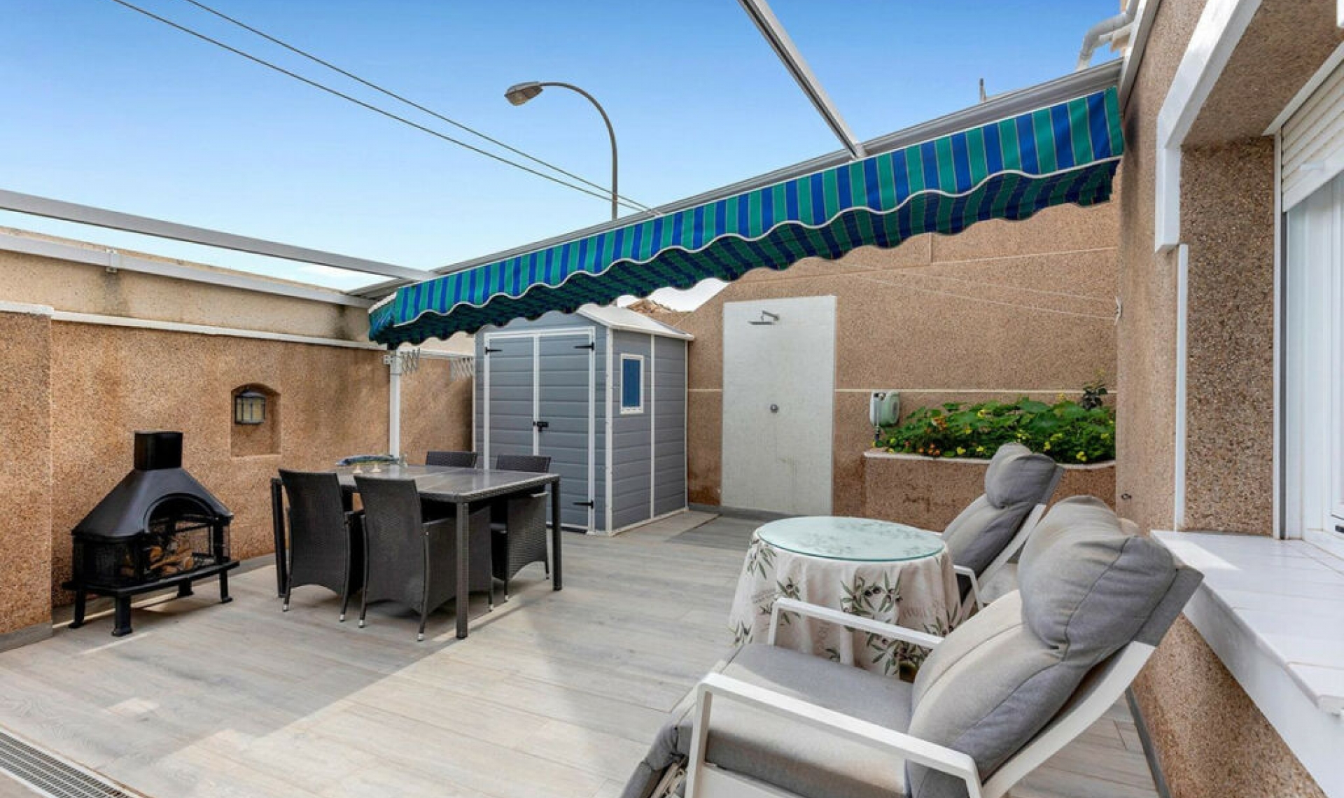 Resale - House -
Torrevieja