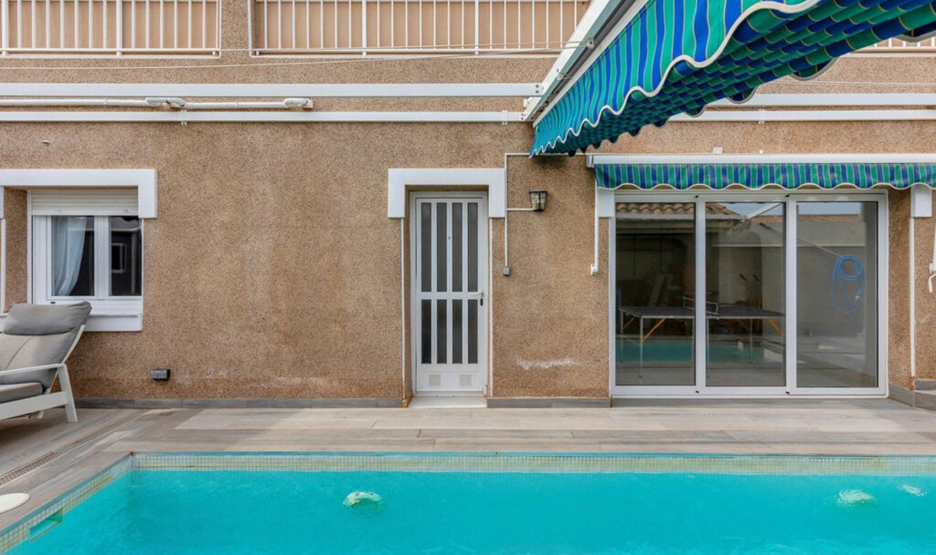 Resale - House -
Torrevieja