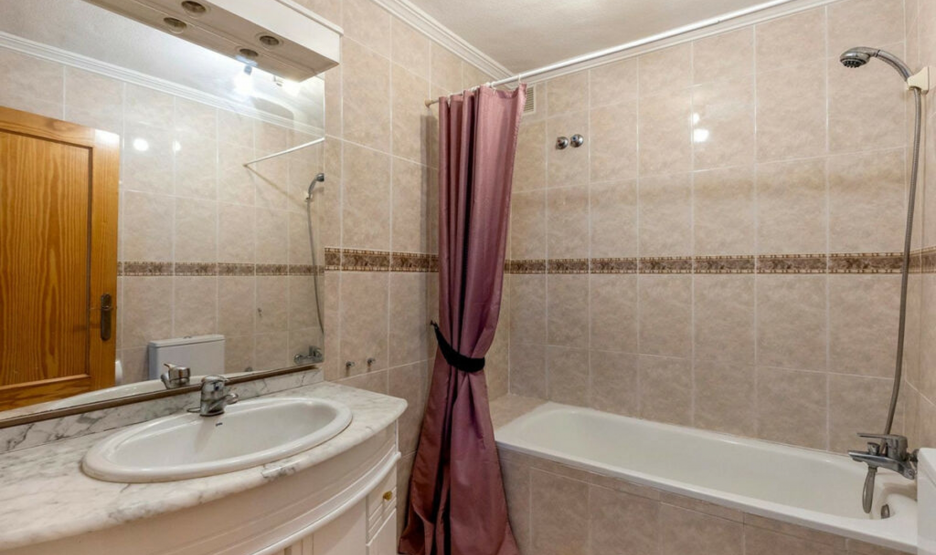 Resale - House -
Torrevieja