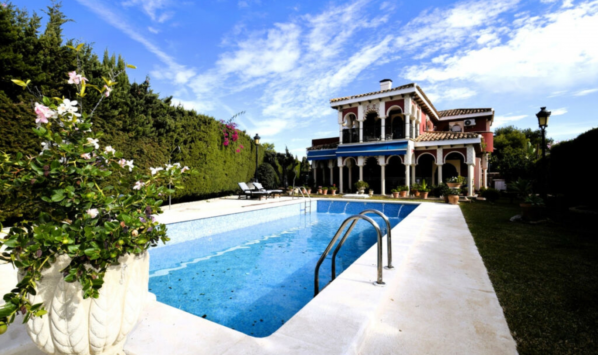 Resale - House -
Torrevieja