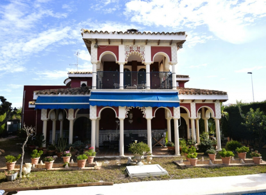 Resale - House -
Torrevieja