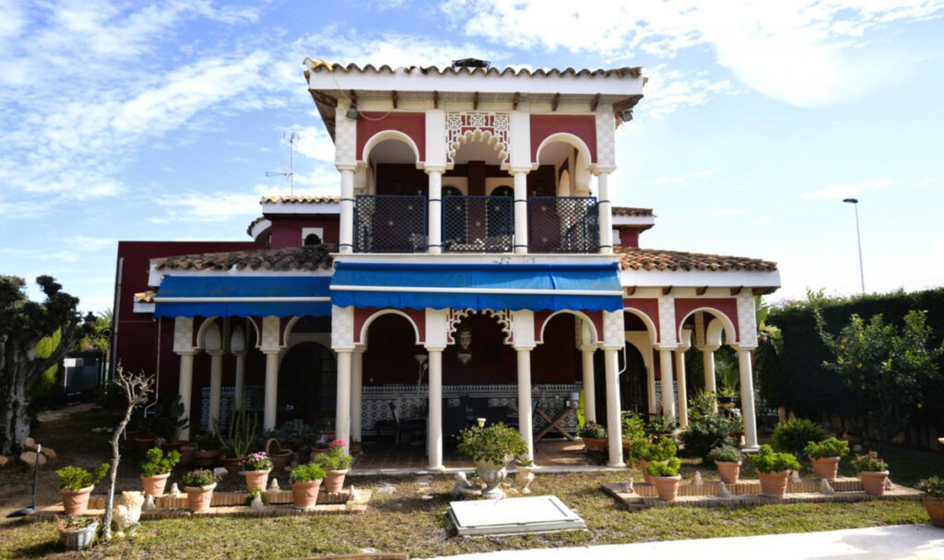 Resale - House -
Torrevieja