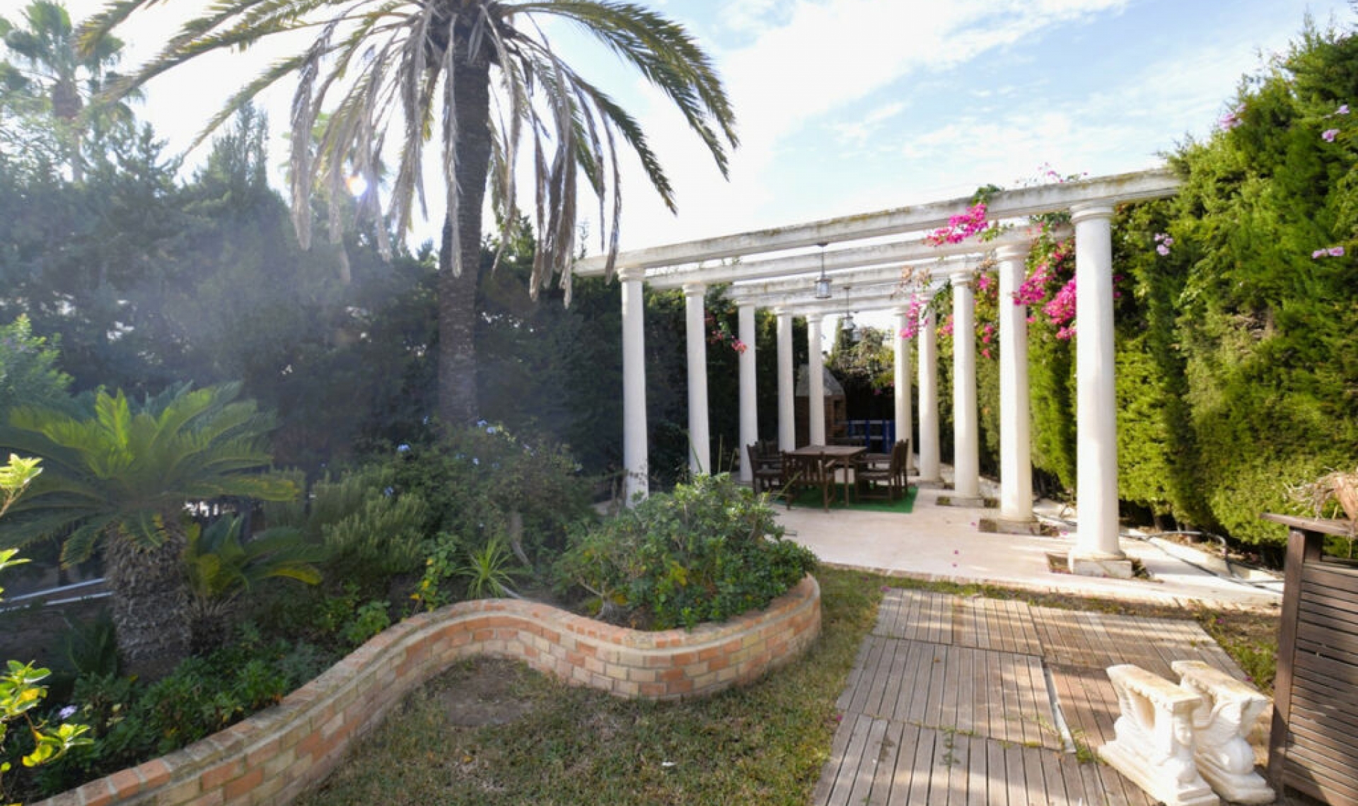 Resale - House -
Torrevieja