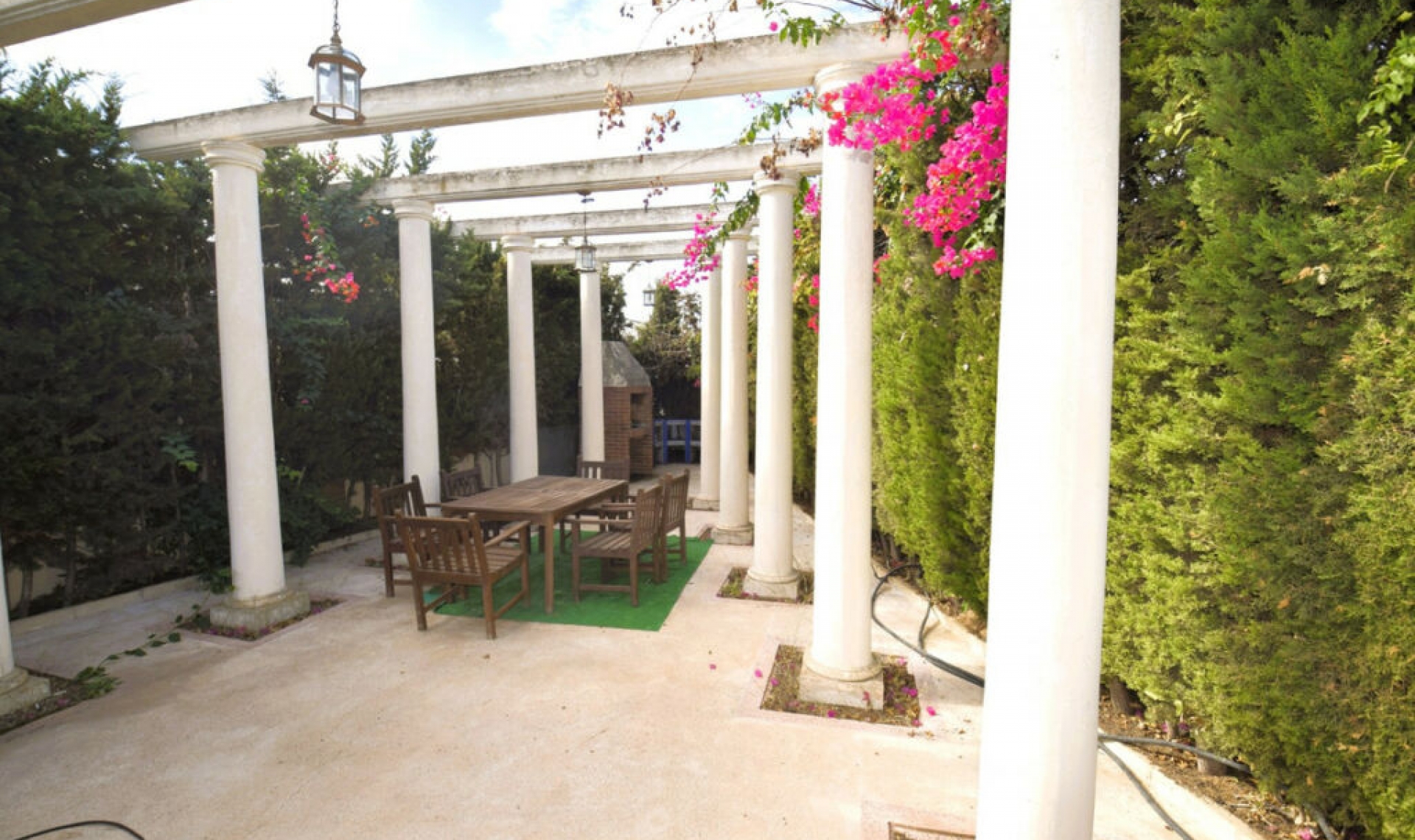 Resale - House -
Torrevieja