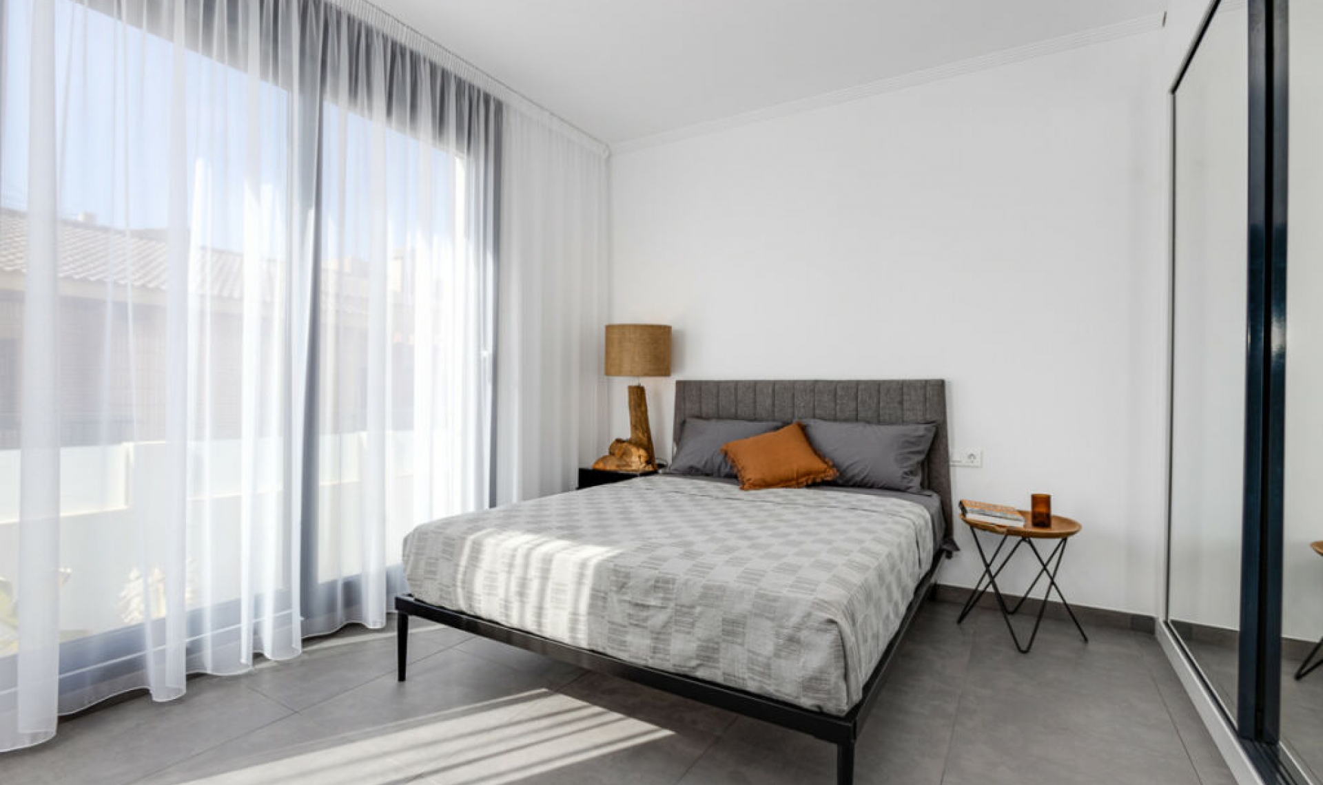 Resale - House -
Torrevieja