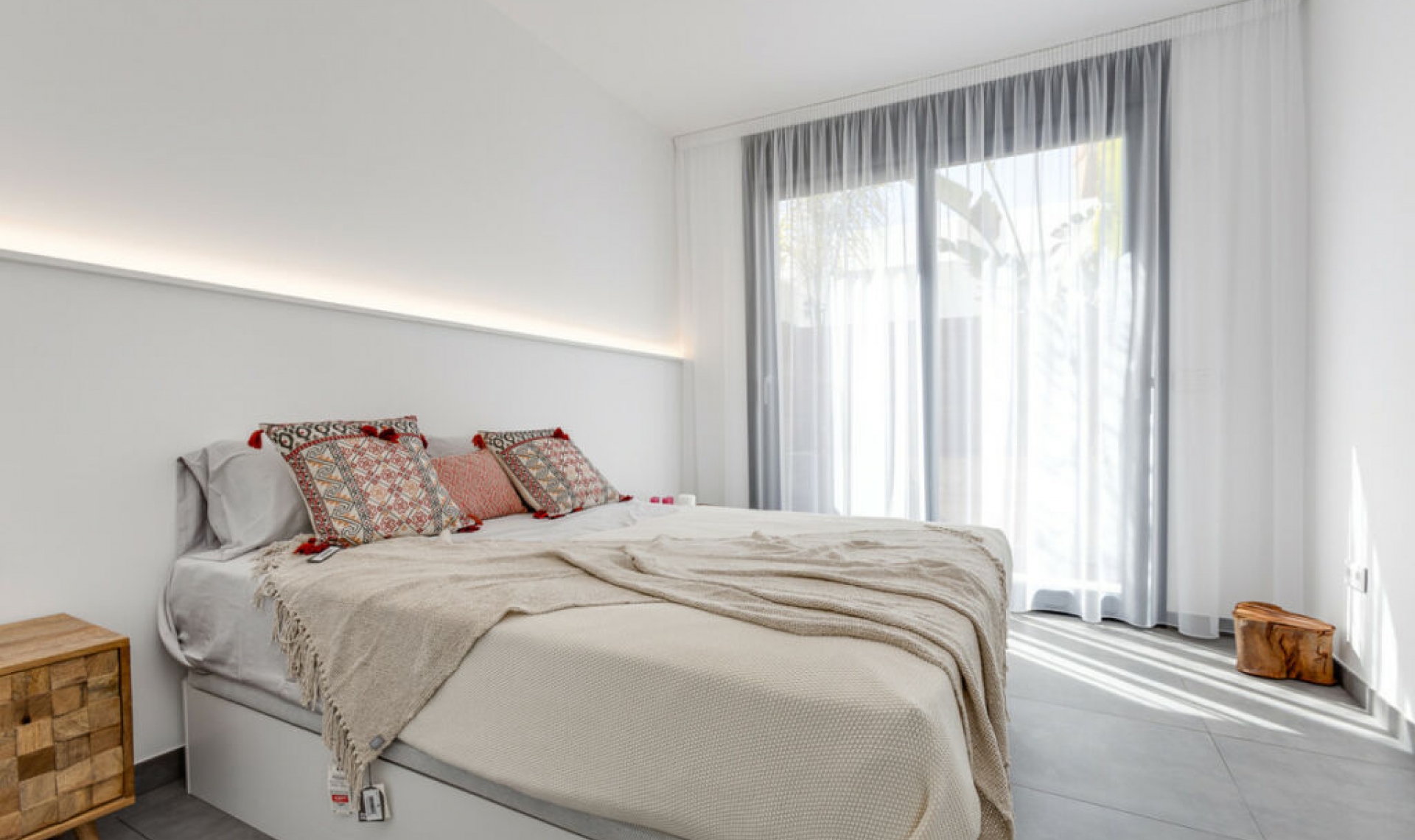 Resale - House -
Torrevieja