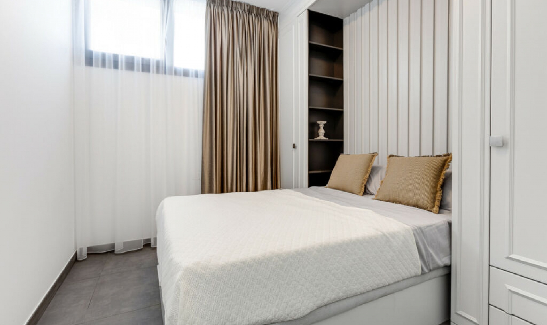 Resale - House -
Torrevieja