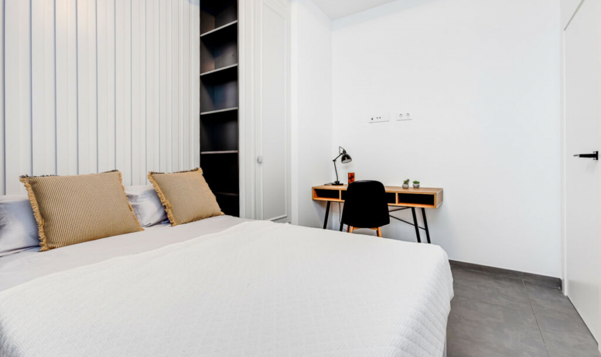 Resale - House -
Torrevieja