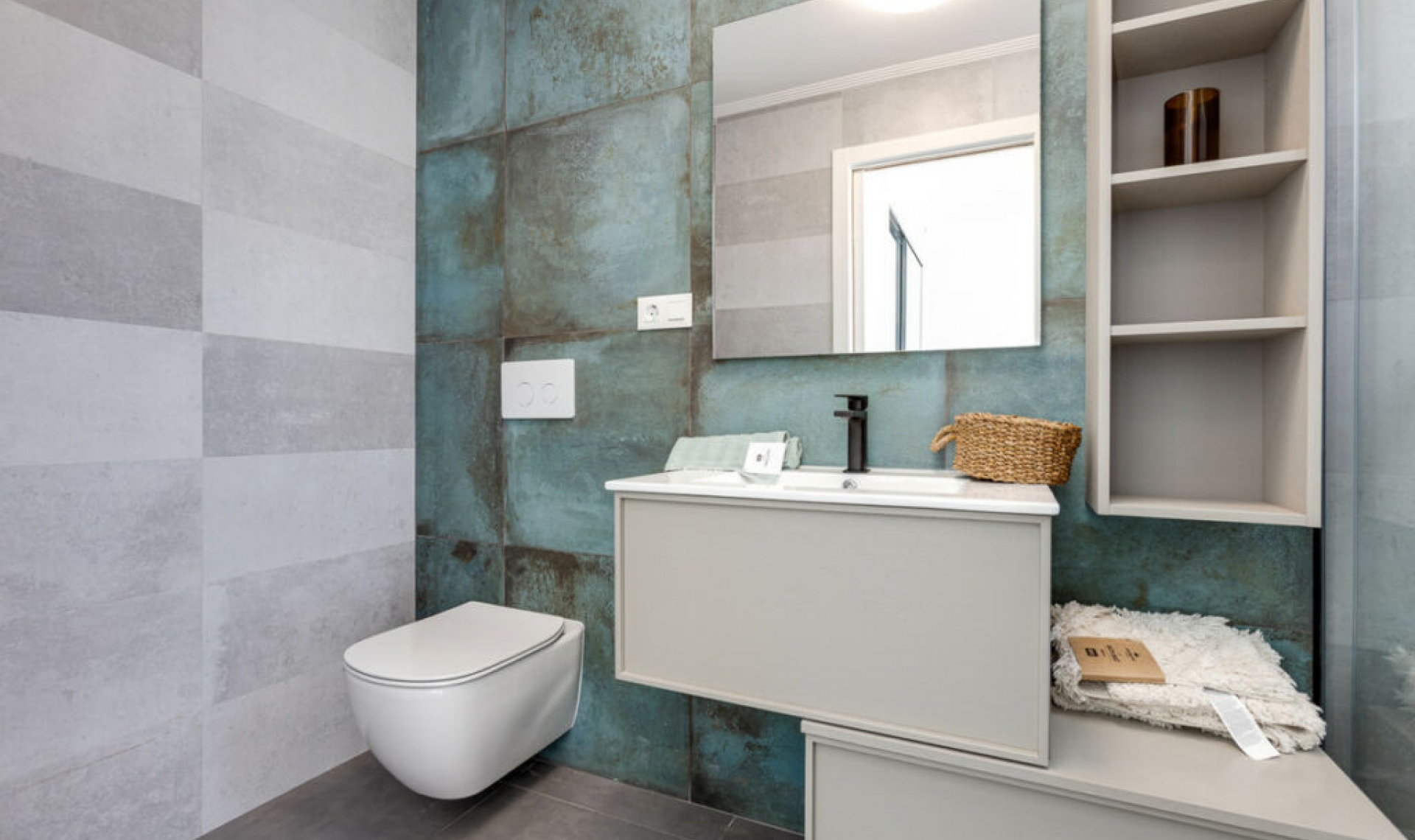 Resale - House -
Torrevieja