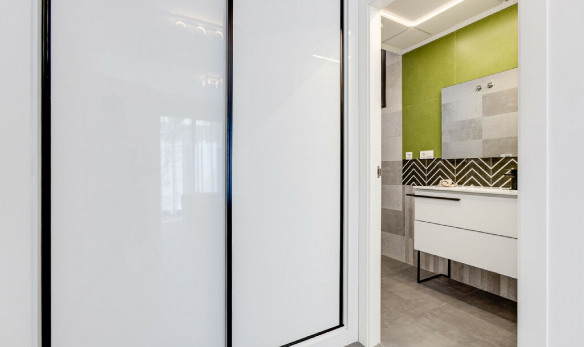 Resale - House -
Torrevieja