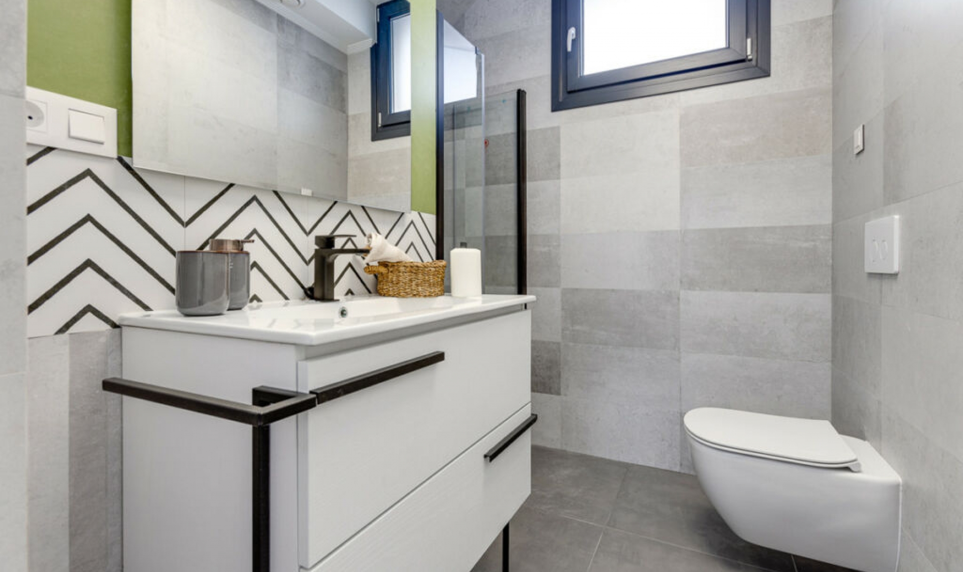 Resale - House -
Torrevieja