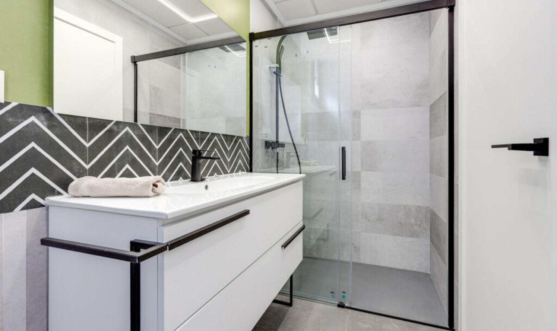 Resale - House -
Torrevieja