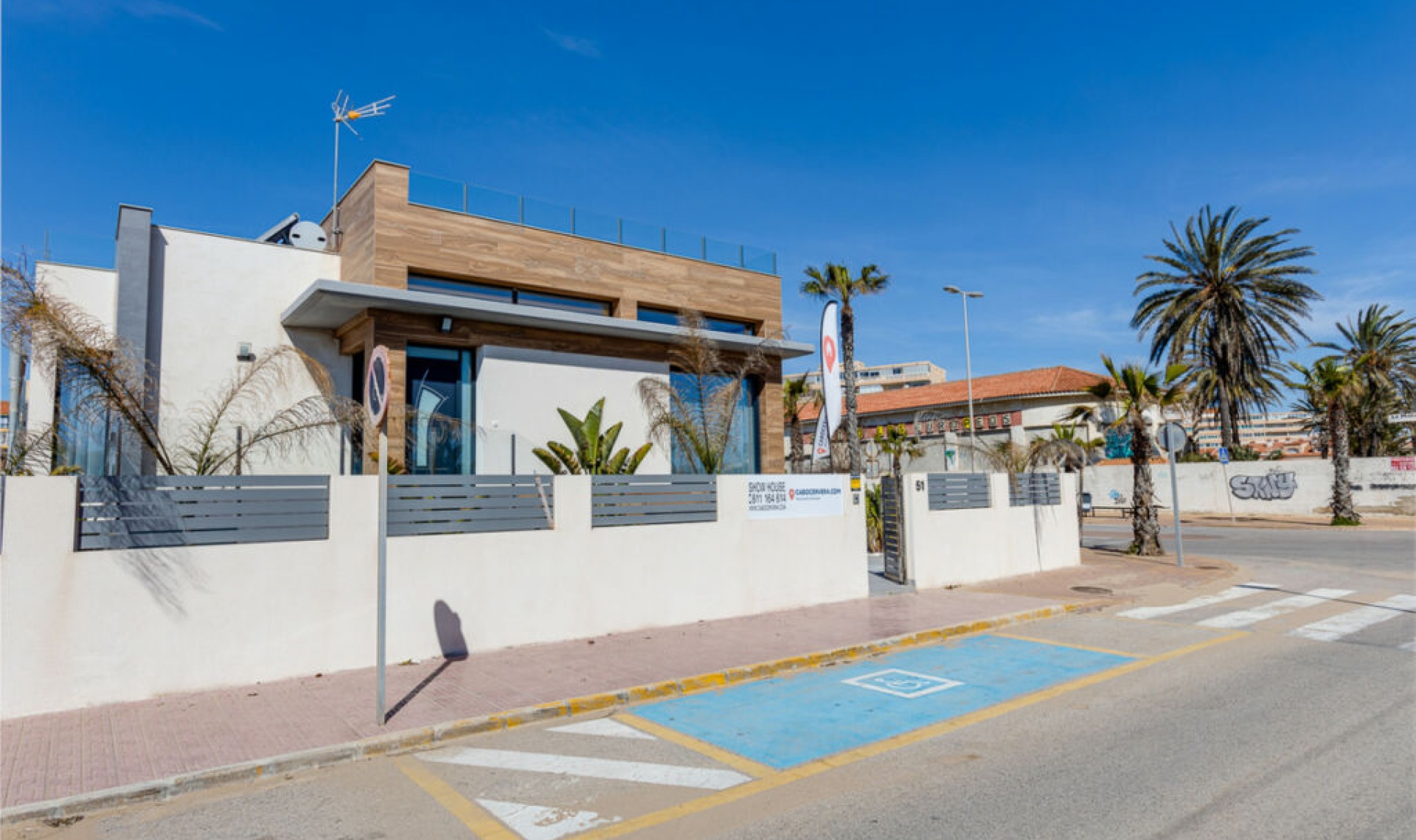 Resale - House -
Torrevieja