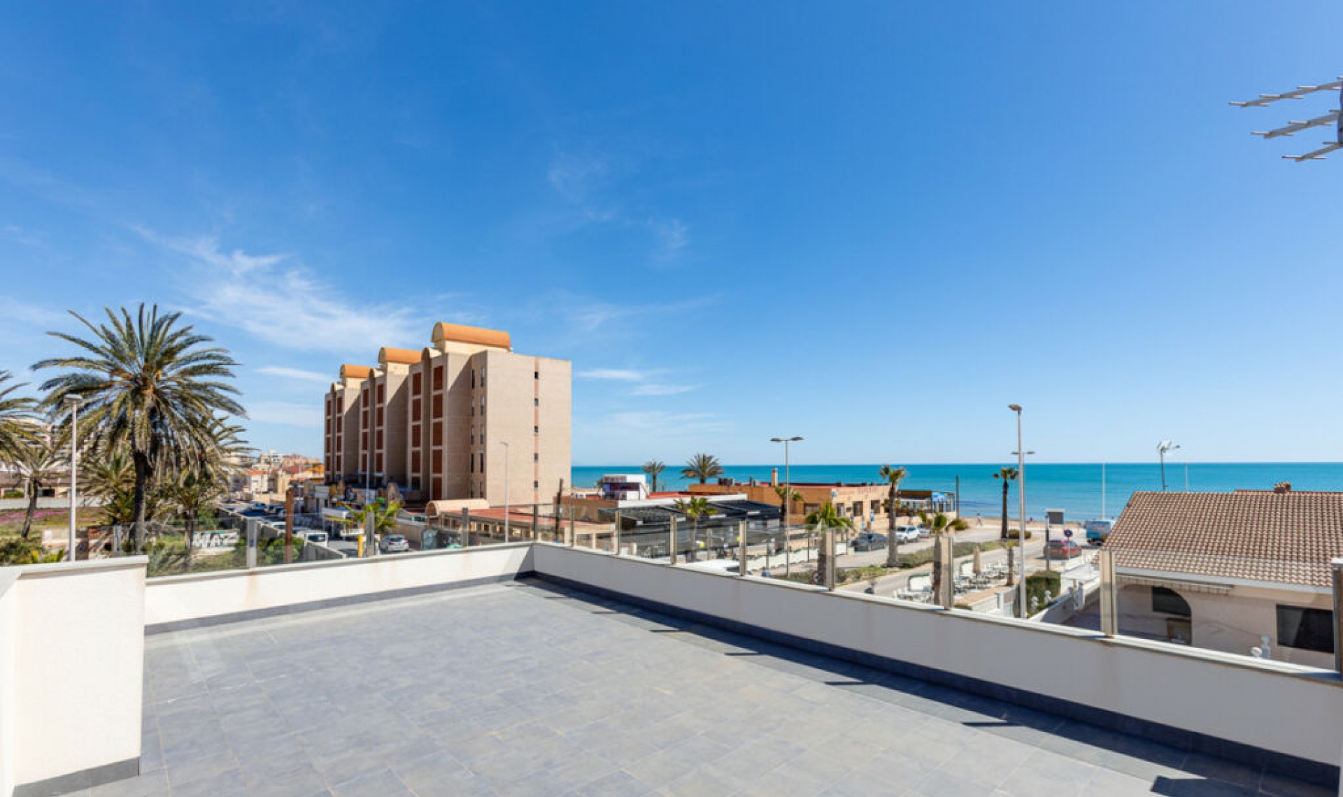 Resale - House -
Torrevieja