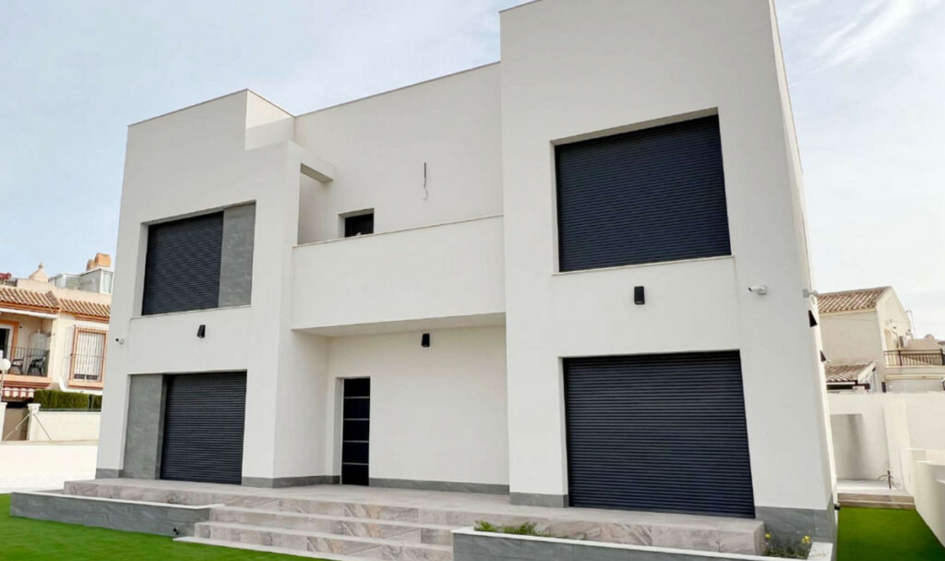 Resale - House -
Torrevieja