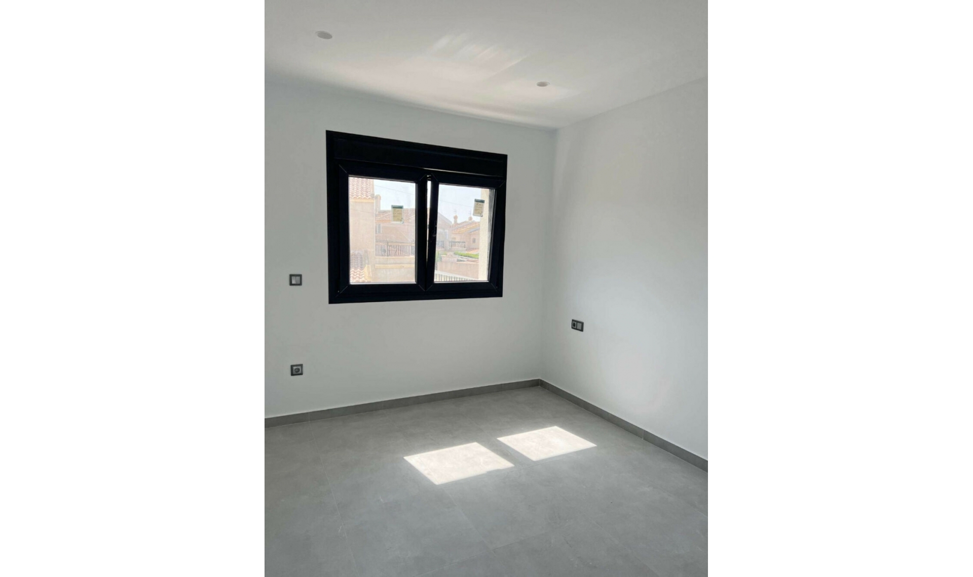 Resale - House -
Torrevieja