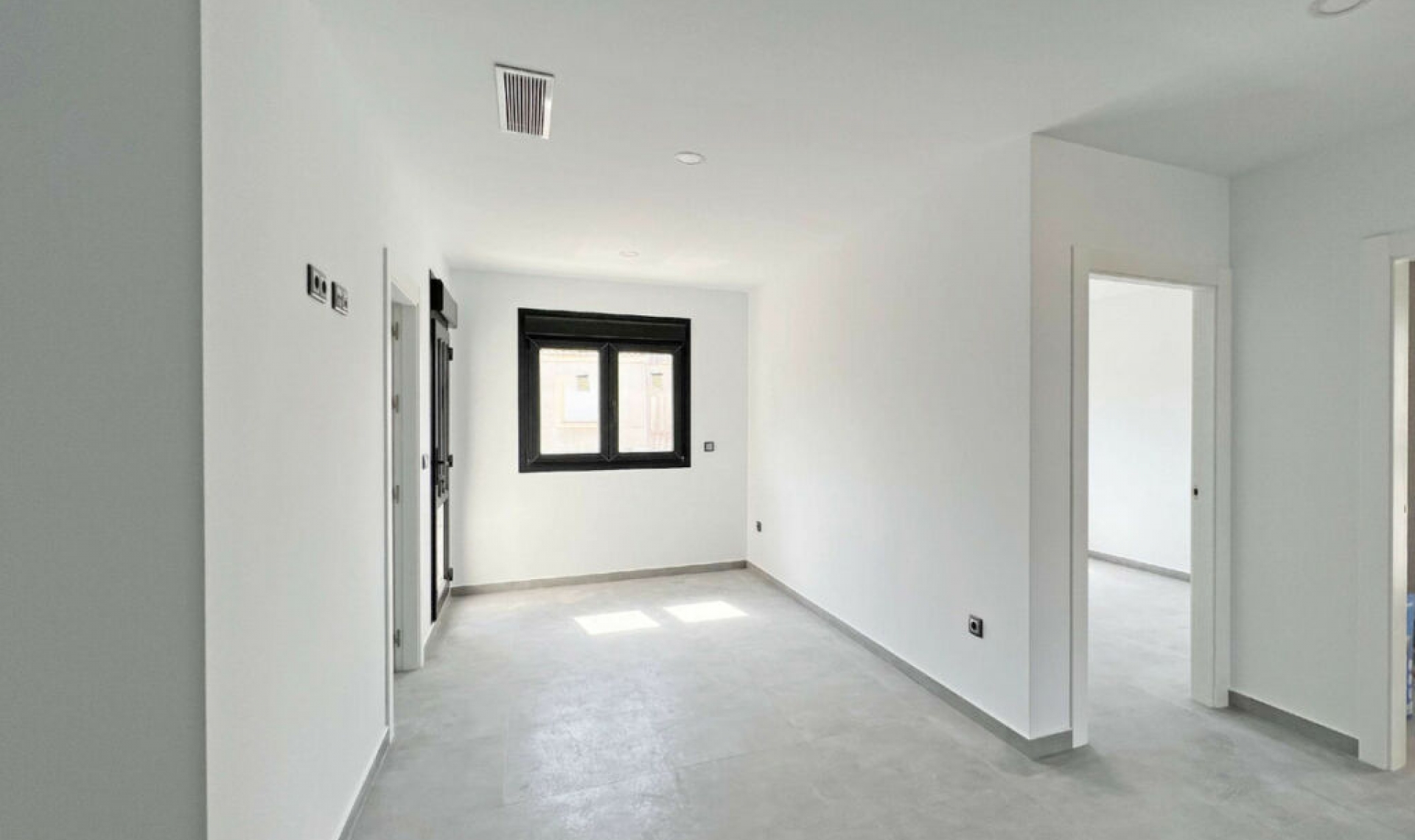 Resale - House -
Torrevieja