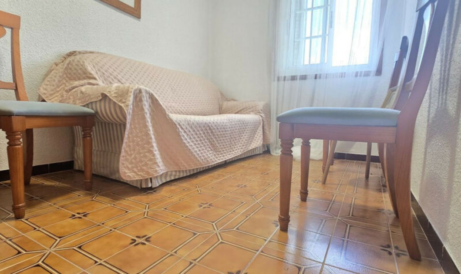 Resale - House -
Torrevieja