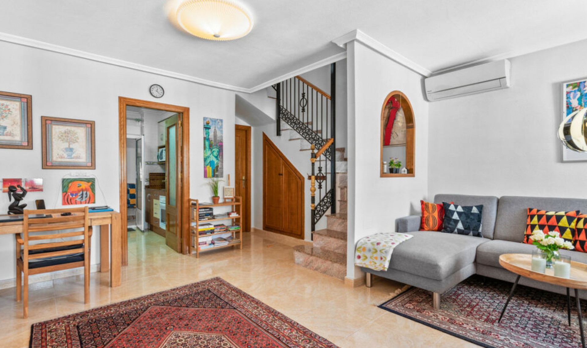 Resale - House -
Torrevieja