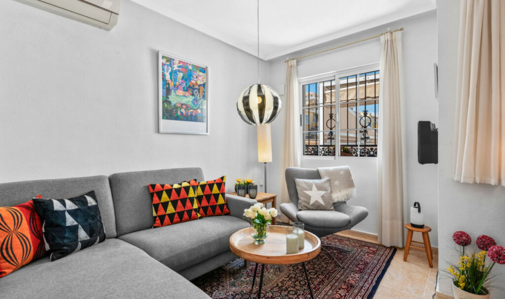 Resale - House -
Torrevieja