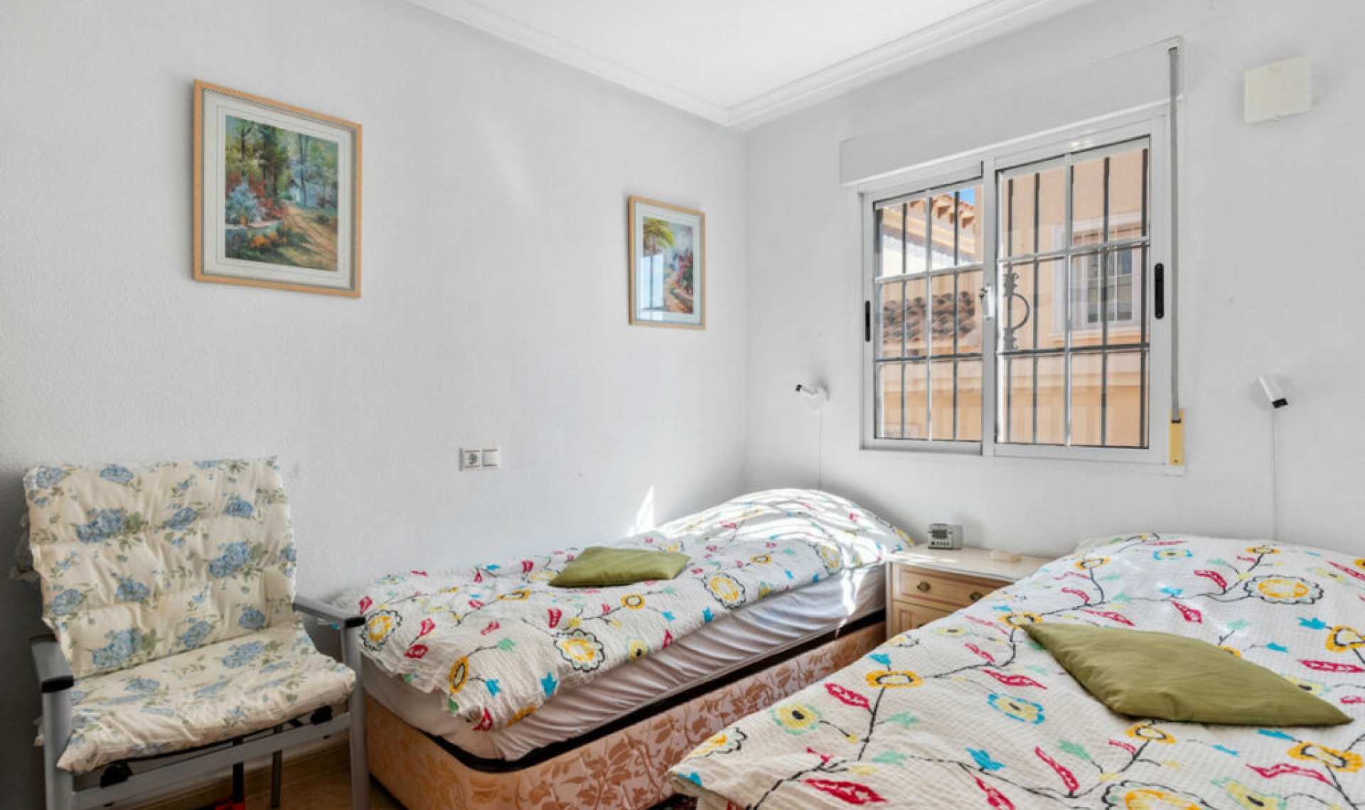 Resale - House -
Torrevieja