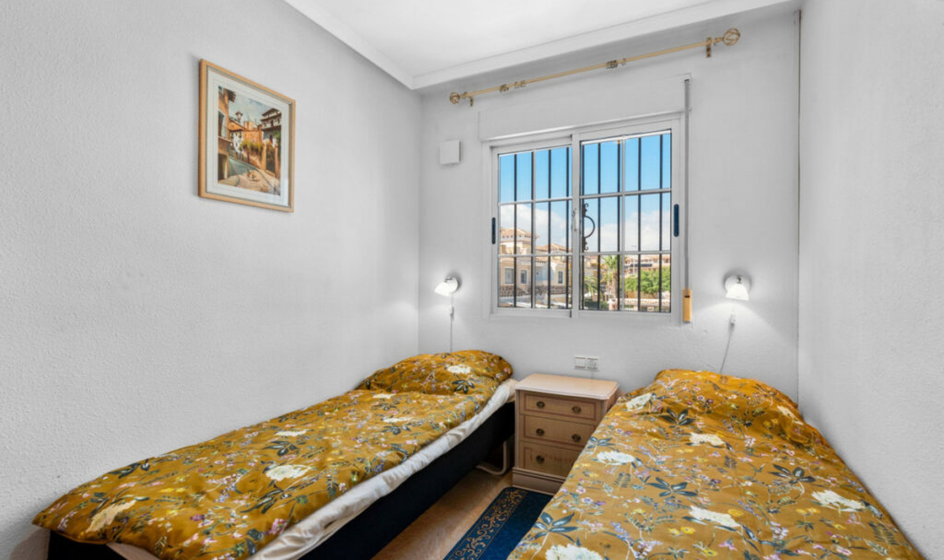 Resale - House -
Torrevieja