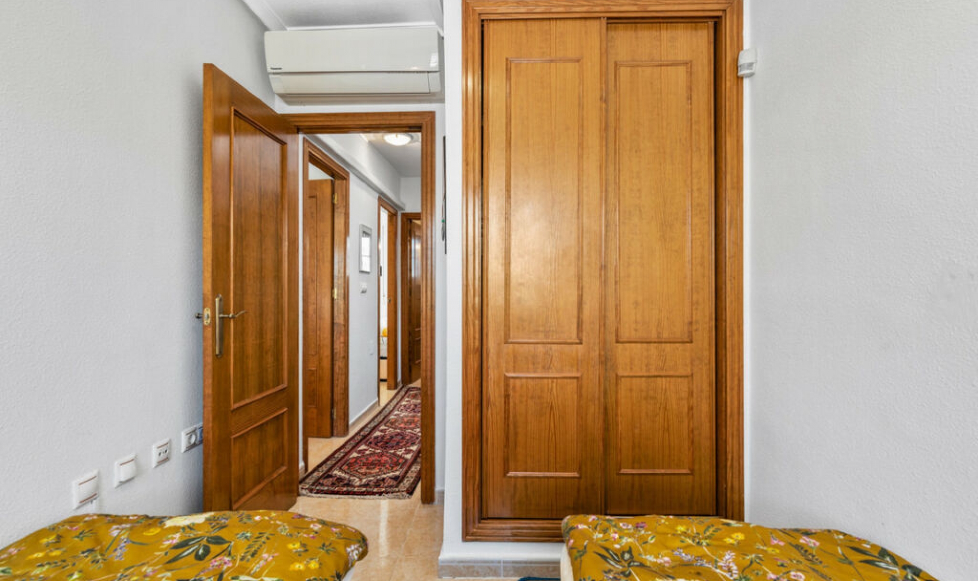 Resale - House -
Torrevieja