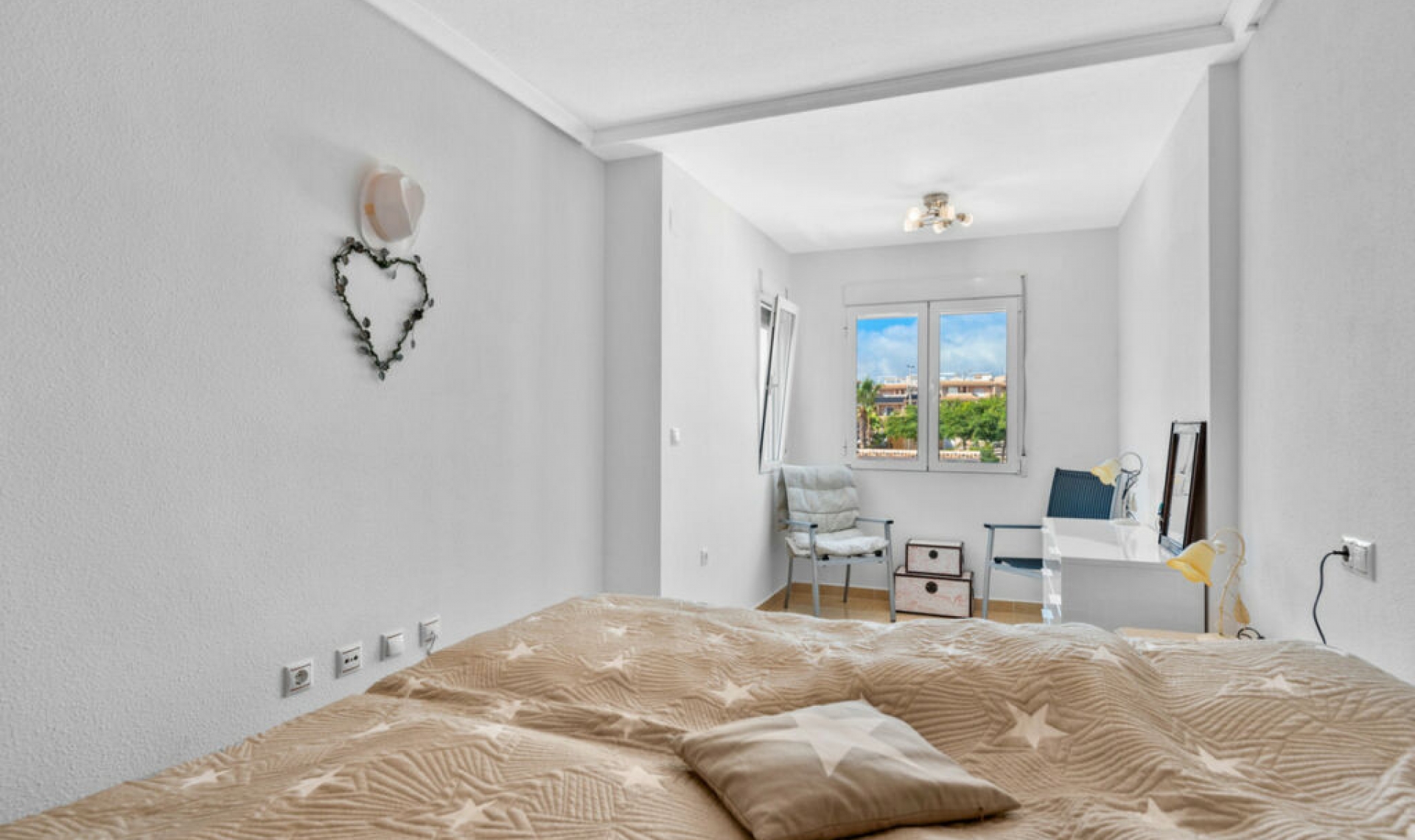 Resale - House -
Torrevieja