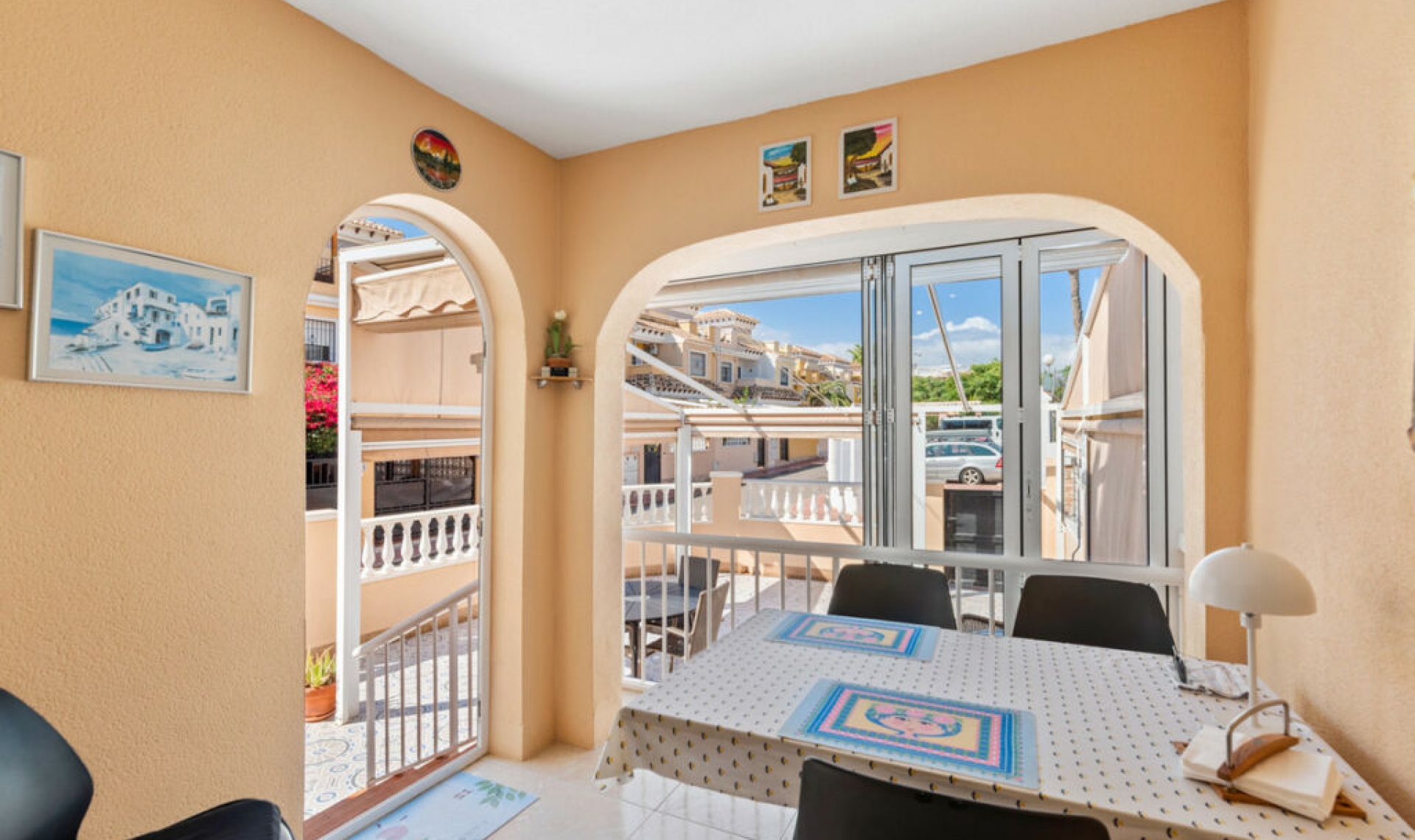 Resale - House -
Torrevieja