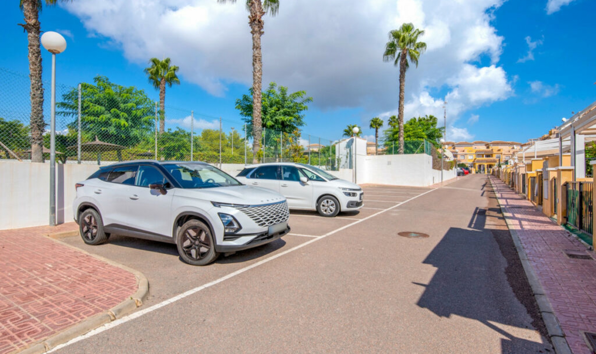 Resale - House -
Torrevieja