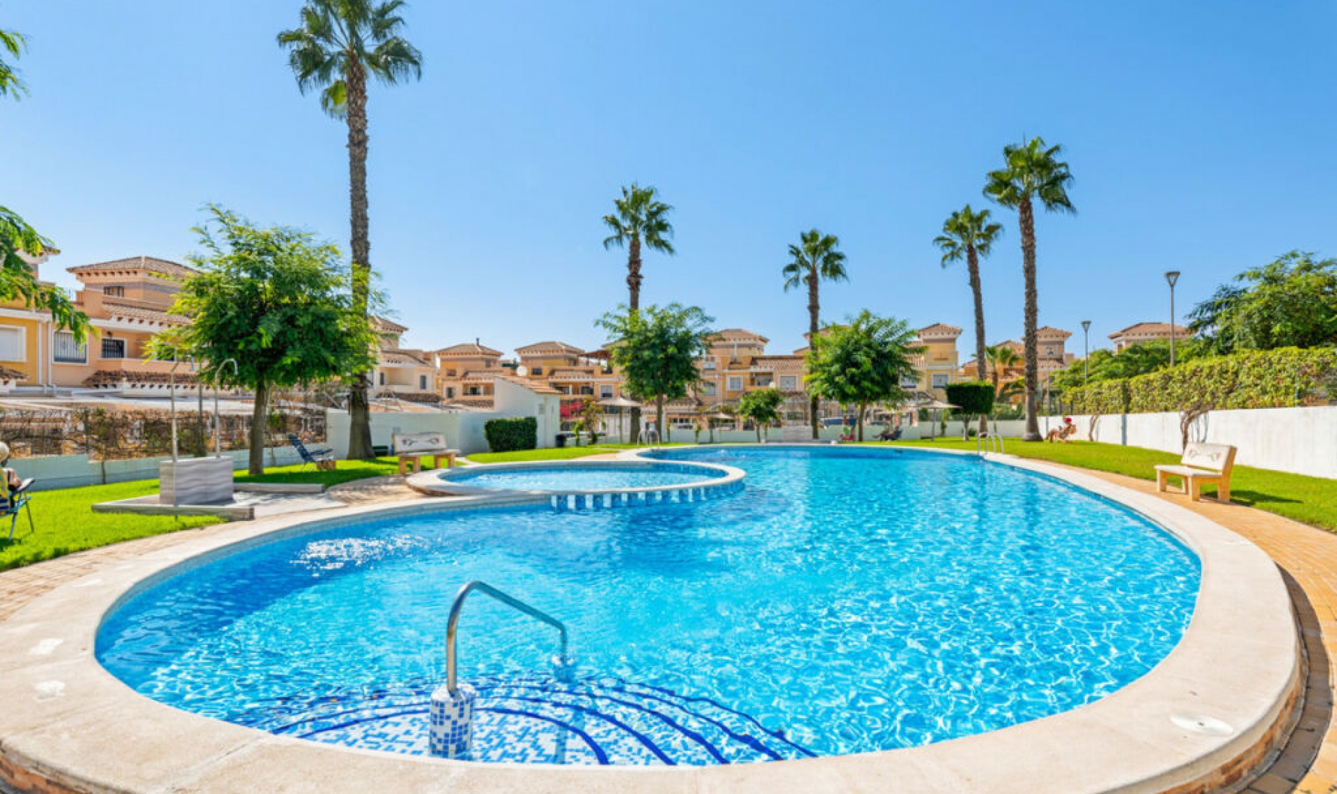 Resale - House -
Torrevieja