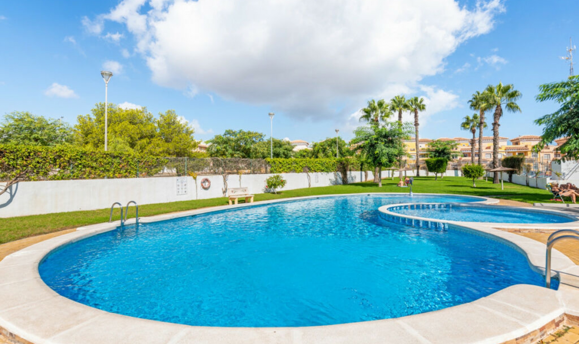 Resale - House -
Torrevieja