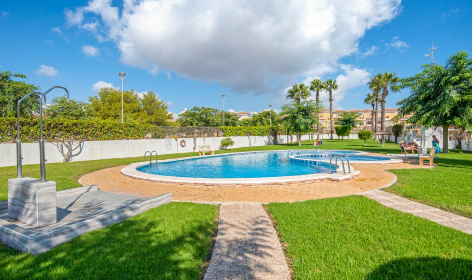 Resale - House -
Torrevieja