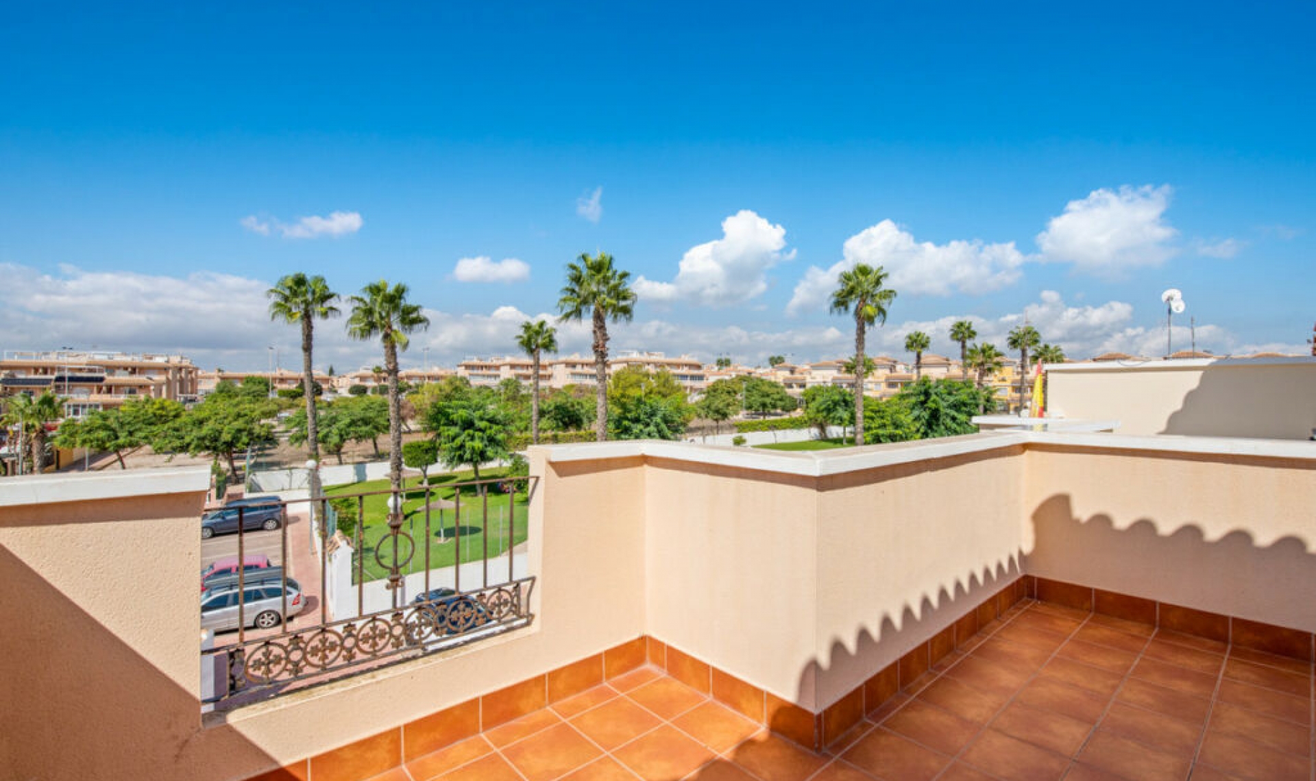 Resale - House -
Torrevieja