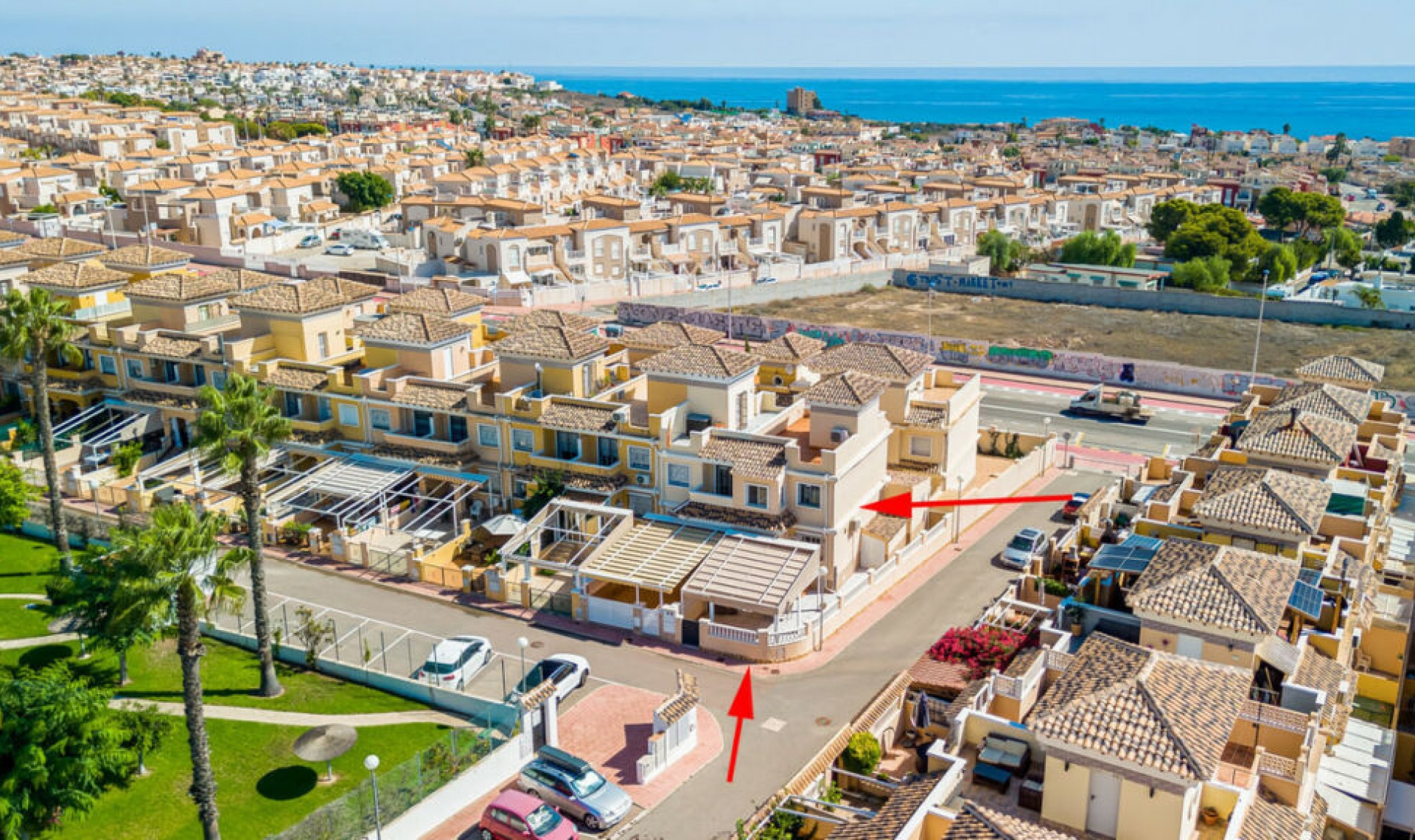 Resale - House -
Torrevieja