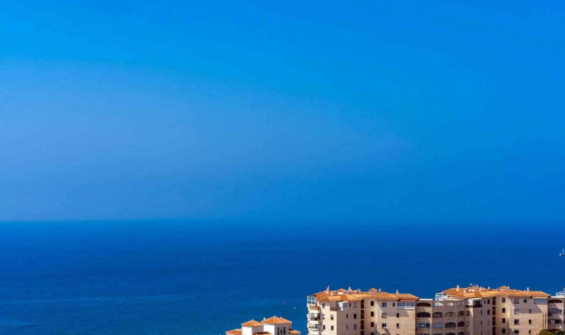 Resale - House -
Torrox Costa