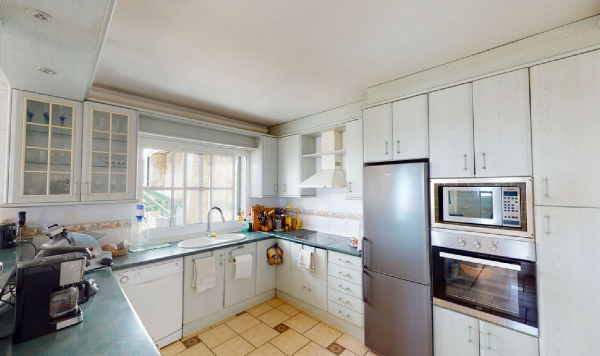 Resale - House -
Torrox Costa