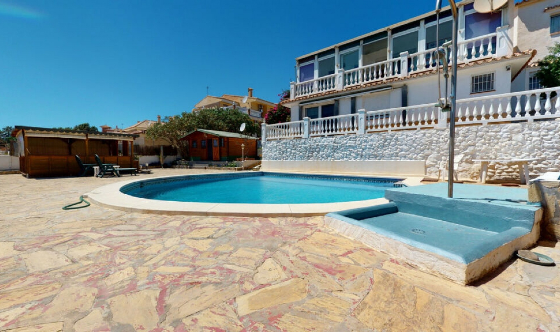 Resale - House -
Torrox Costa