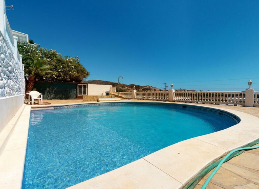 Resale - House -
Torrox Costa