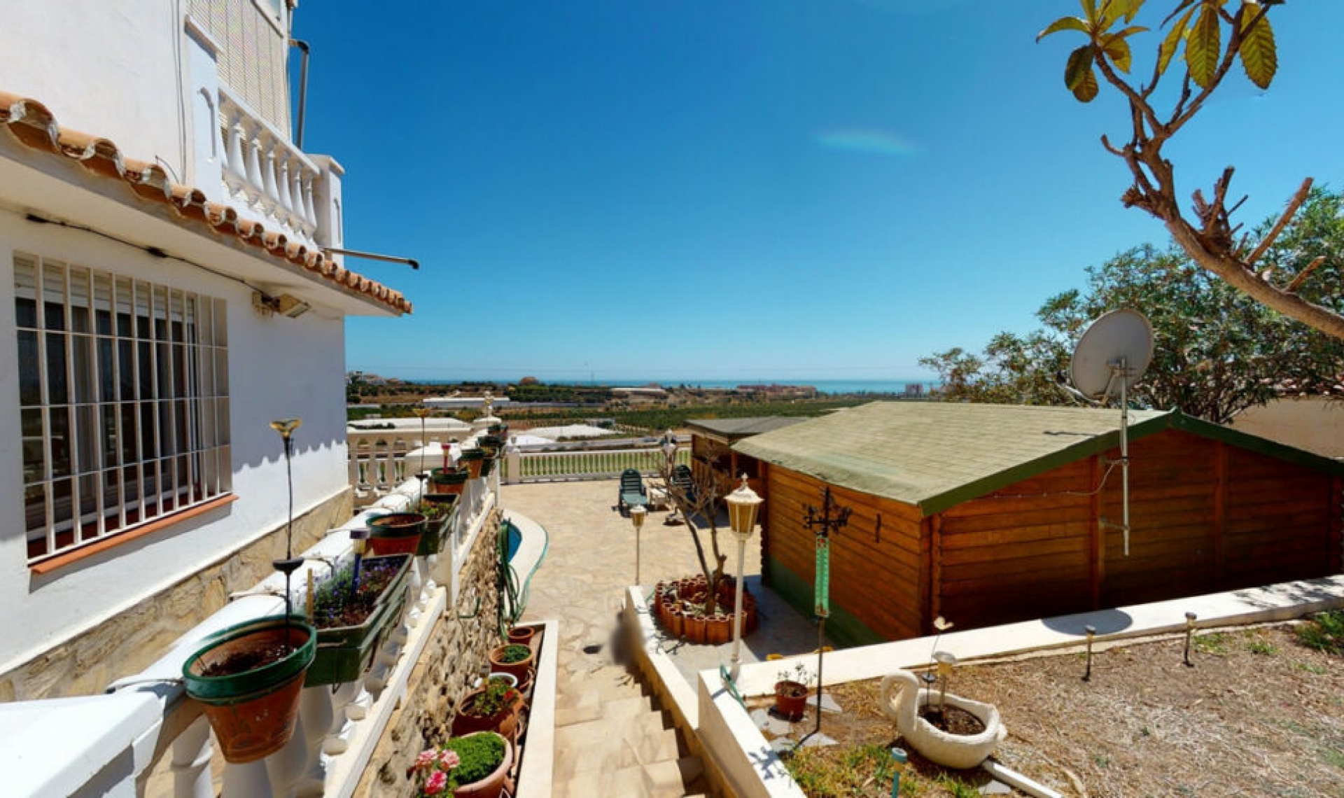 Resale - House -
Torrox Costa