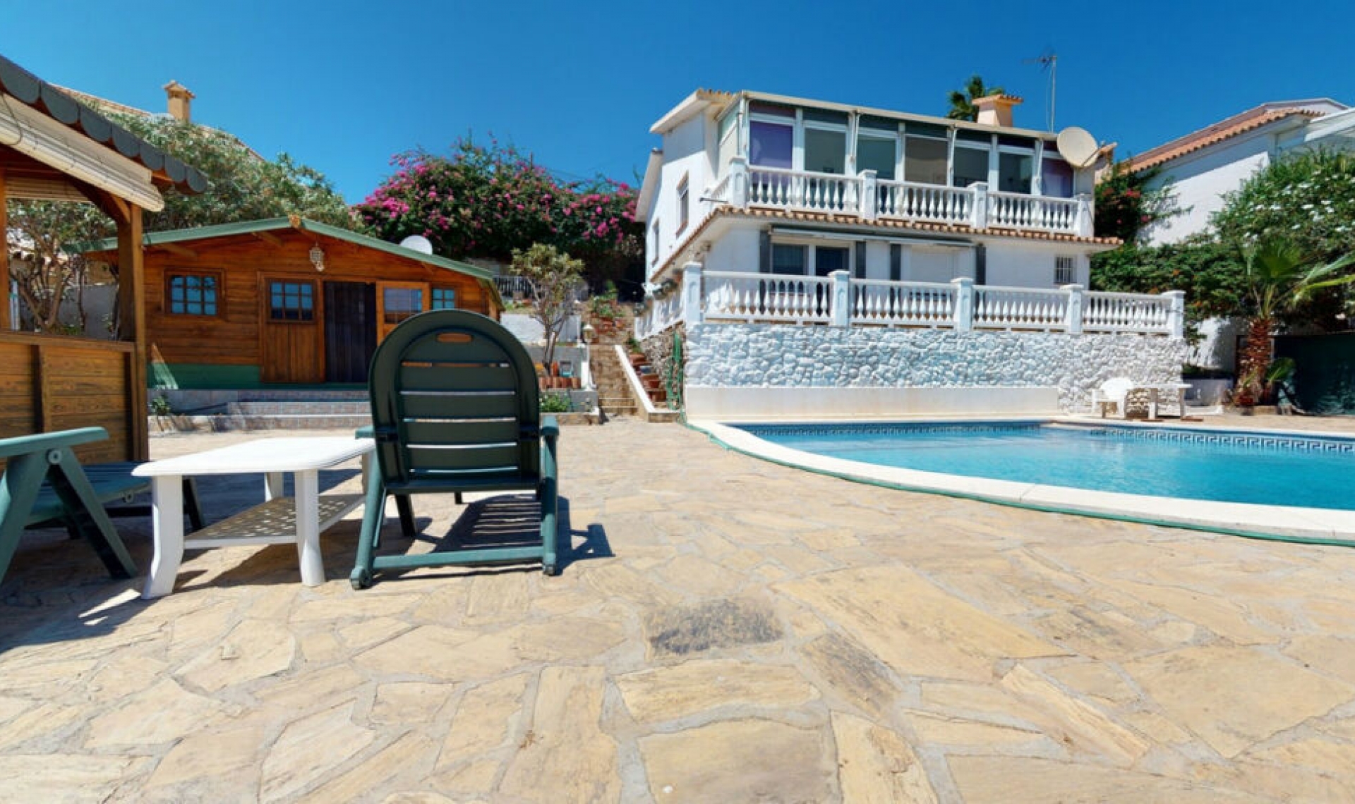 Resale - House -
Torrox Costa